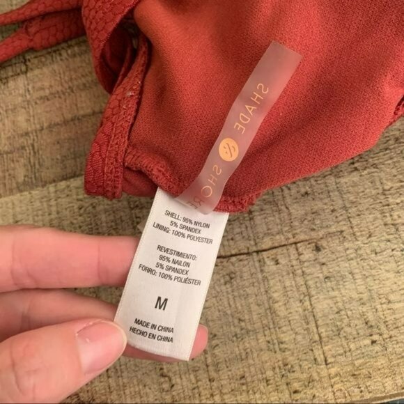 Shade and shore women's size medium dark red bikini swimsuit top - Picture 6 of 7